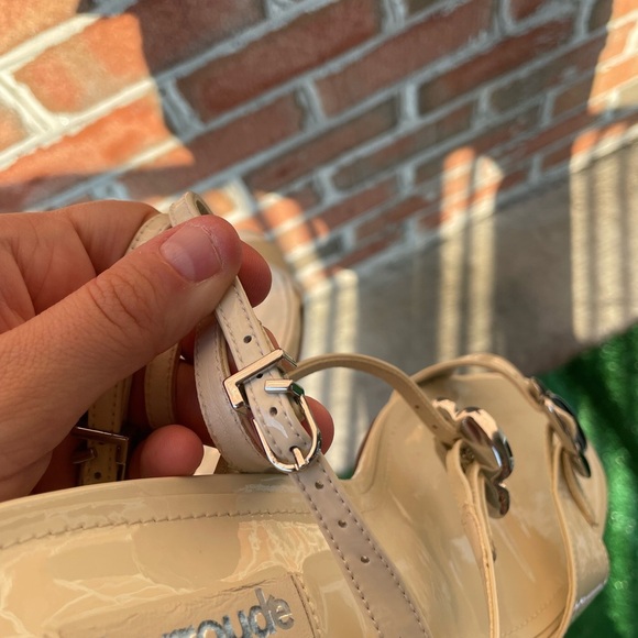 NEW Larroude|| Tinx Block In Ivory Patent Leather Heels Sandals Size 9 - Picture 7 of 8